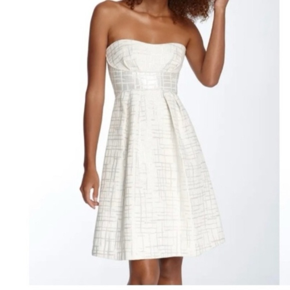 BCBGMaxAzria Formal Trudy A Line Dress Metallic Cream Silver Strapless Size 0